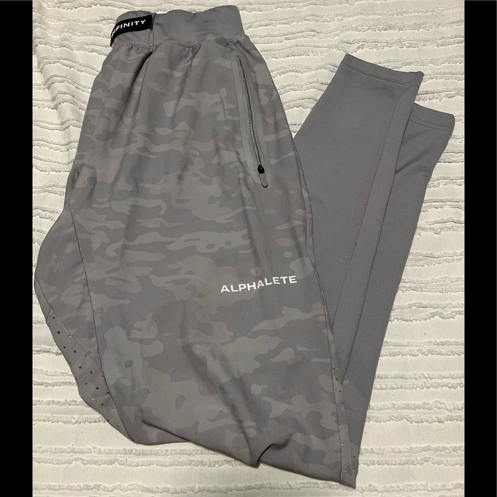 Alphalete Infinity Tech Pant